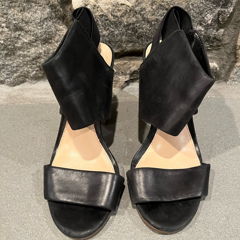 Black Leather Uppers Vince Camuto Size 5 1/2 Cuff Ankle strap 4” Heel